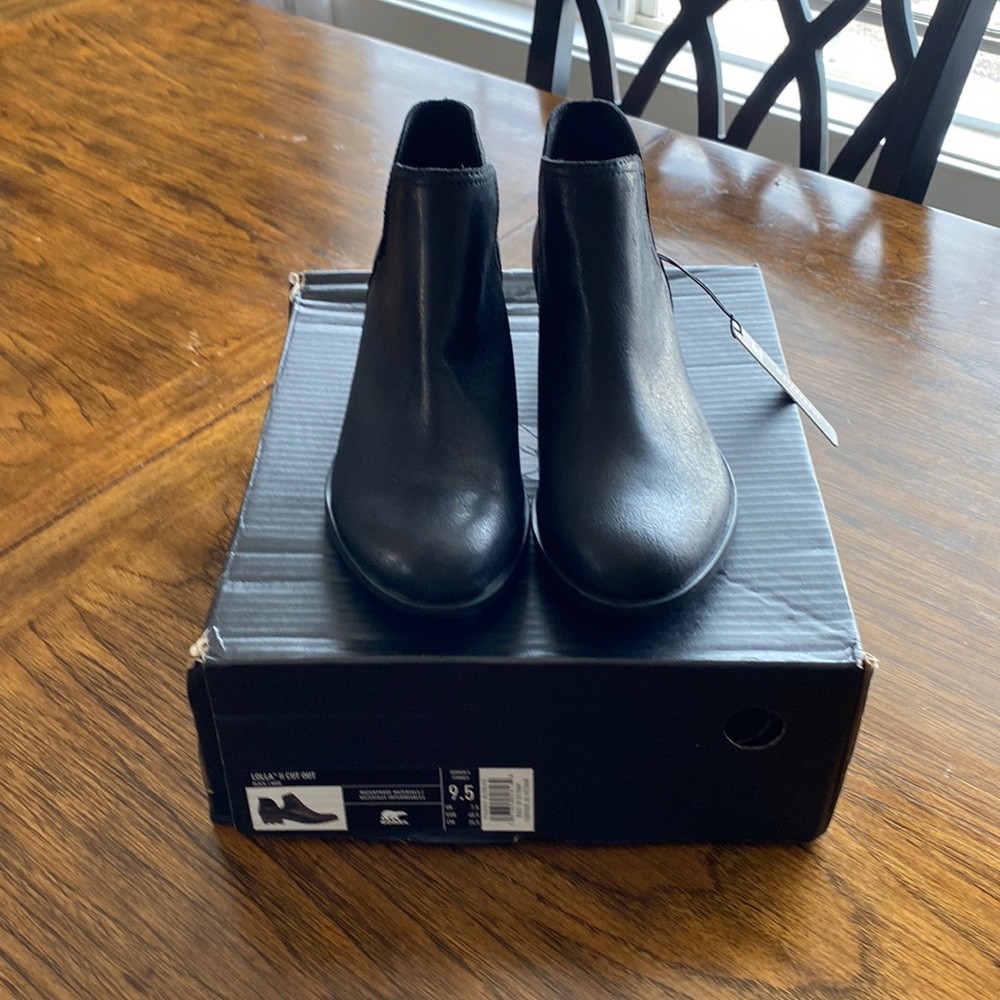 Sorel Lola 11 Cut Out Boot